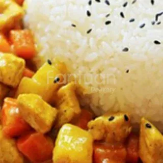 Curry Chicken on Steamed Rice