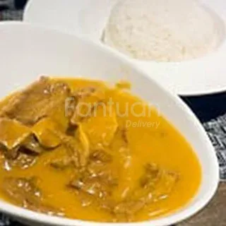 Curry Beef Brisket on Steamed Rice