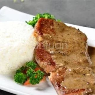 Black Pepper Beef Steak on Rice