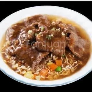 Satay Beef on Vermicelli in Soup