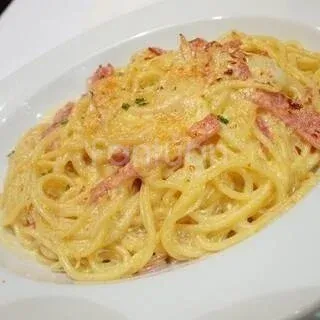 Baked Ham & Cheese Spaghetti