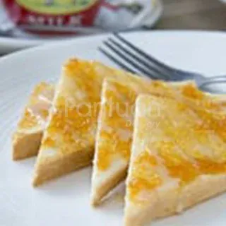 Toast with Peanut Butter & Condensed Milk